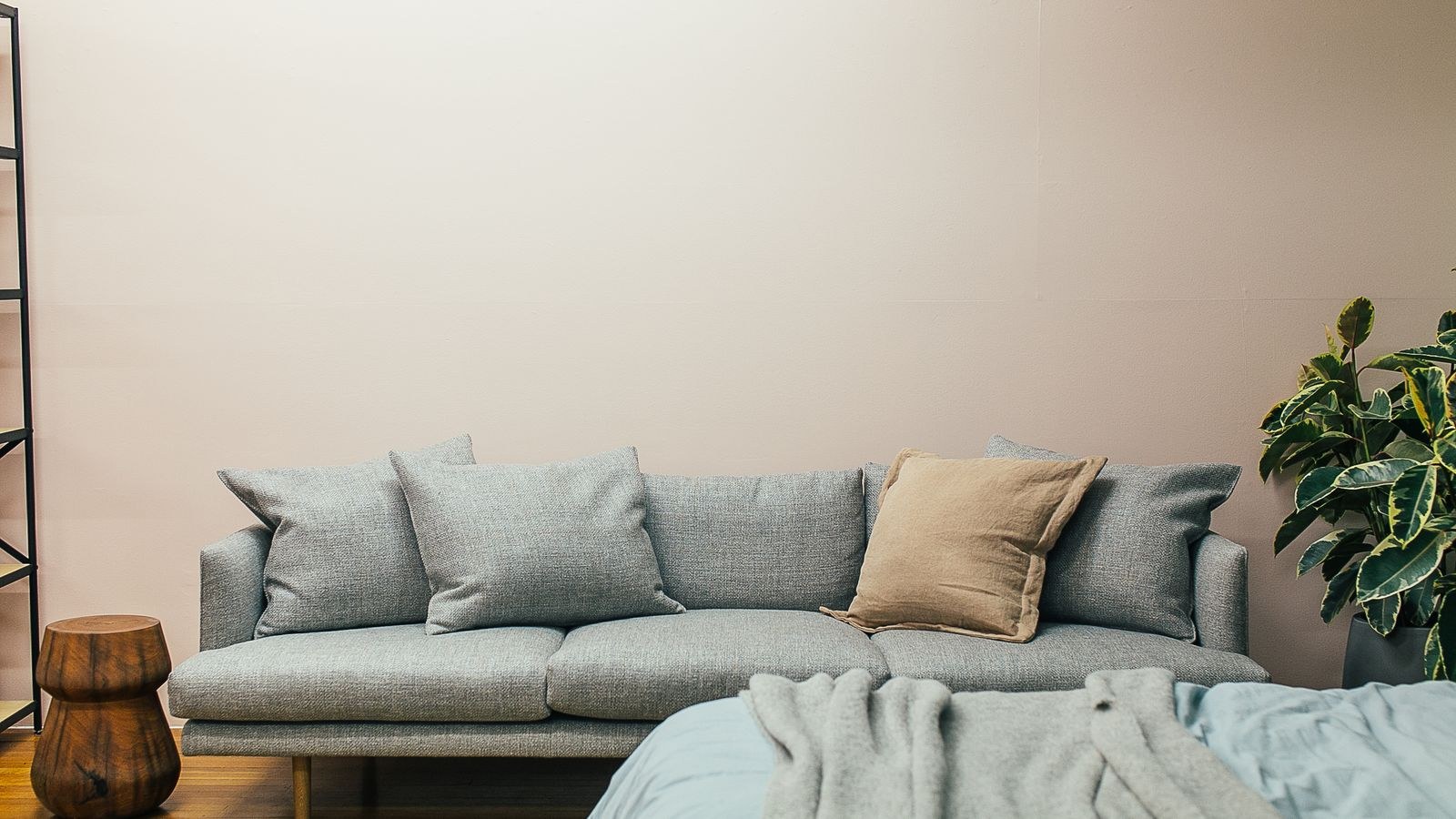 Studio Apartment Layout Guide: Zoning One Room