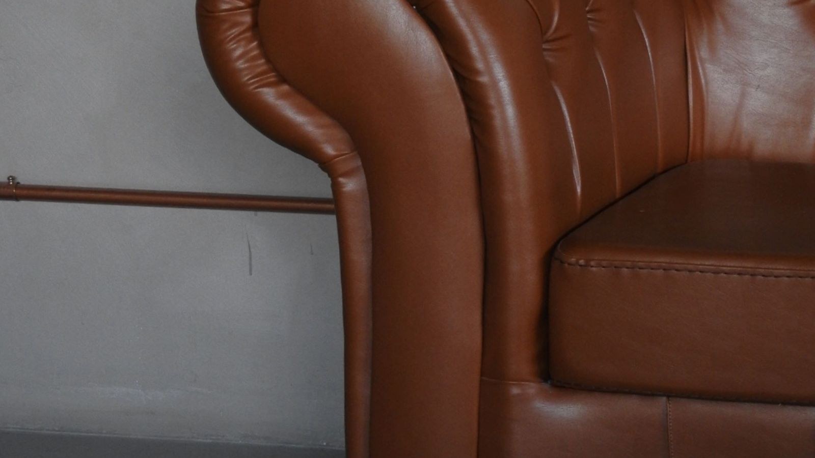 Top-Grain vs Bonded Leather: A Sofa Buyer’s Guide