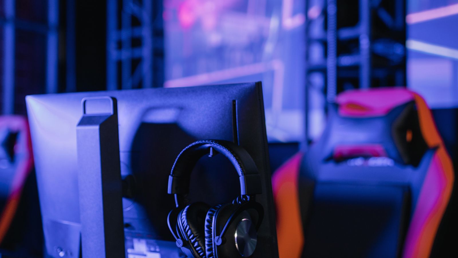 Gaming desk setup protected by a UPS power backup system