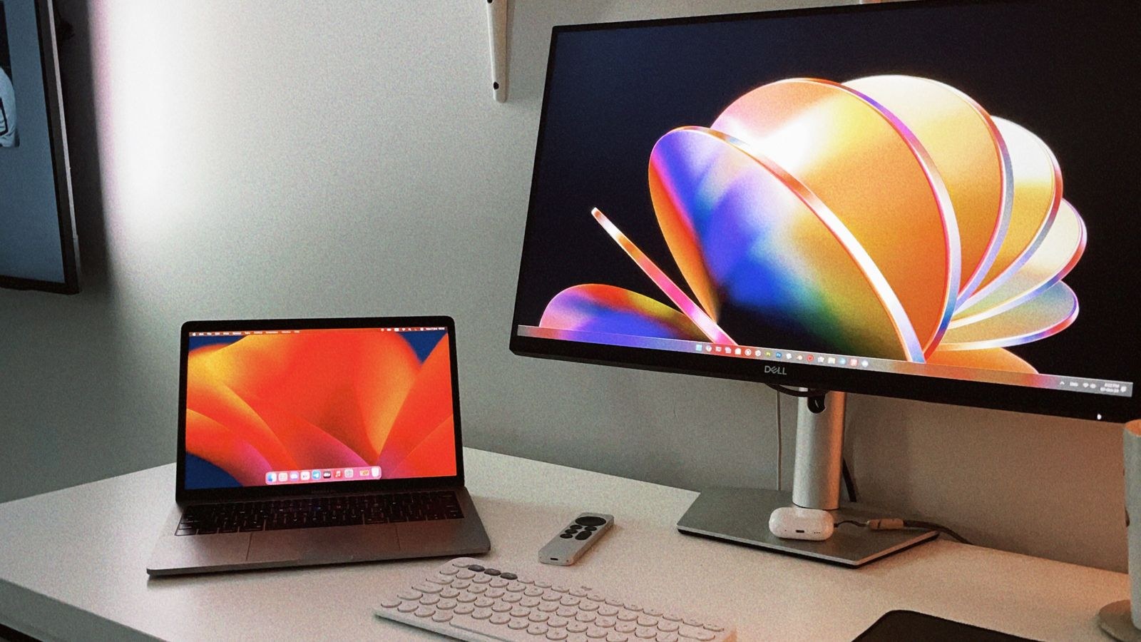 How to Use a Laptop With an External Monitor