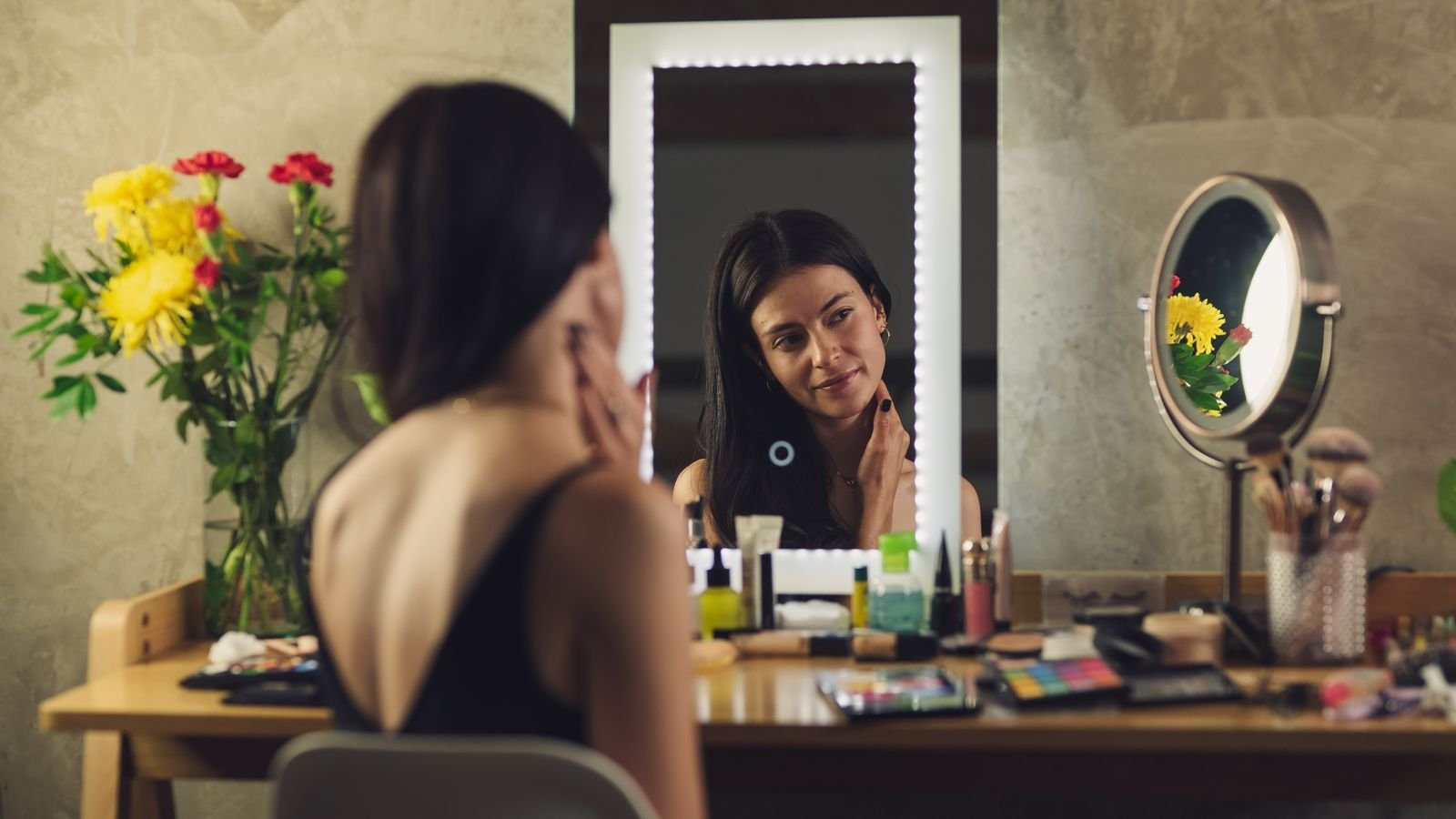 Vanity and Makeup Lighting: The Complete Guide