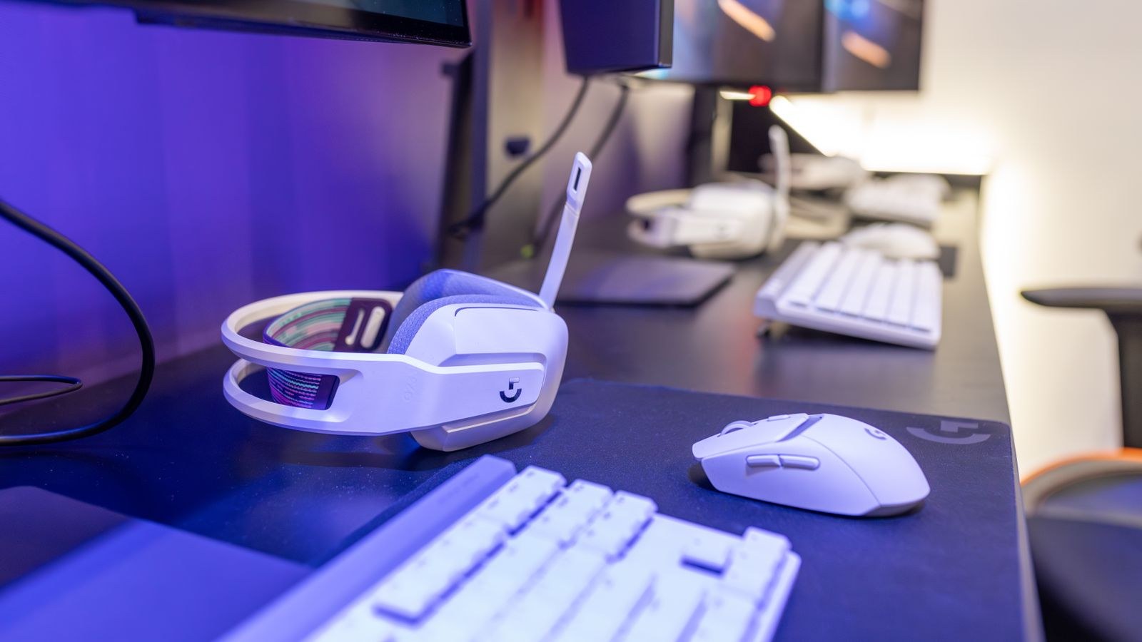 White PC Build Guide: Matching Parts and Cables