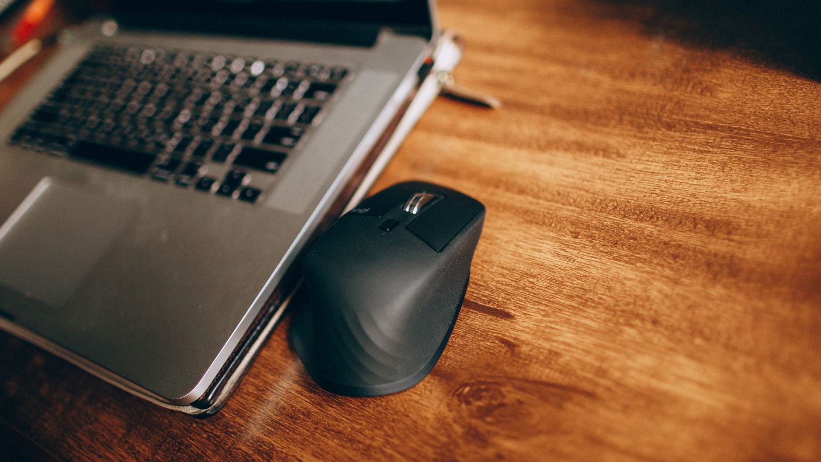 Wireless vs Wired Mouse: Is Latency Still an Issue?