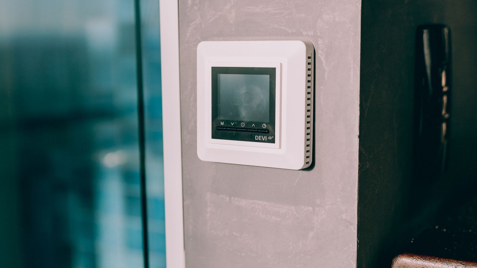 Zigbee vs Z-Wave vs Thread: Protocol Guide for 2026